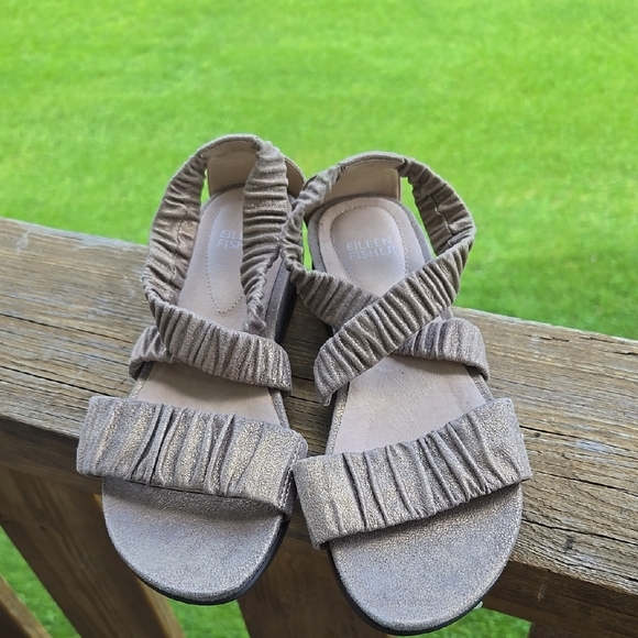 Eileen Fisher Dylan Suede Metallic Sandals 7 - Picture 1 of 5